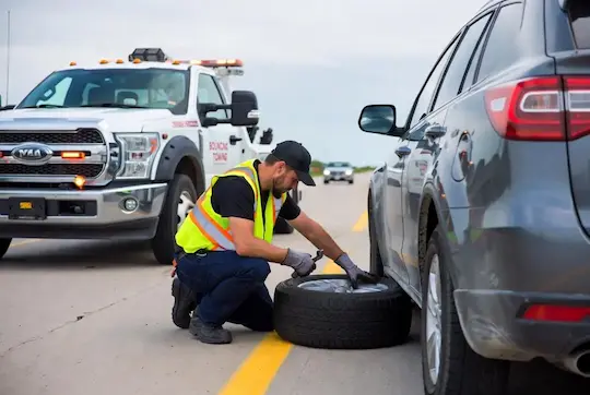 Bouncing Towing flat tire change service on Dallas Texas highway